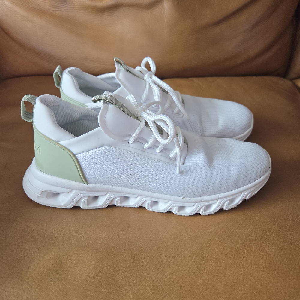 SOLD!!!!!!Nautica Chiatica White and Sage Green Women's Sneakers - Picture 4 of 8